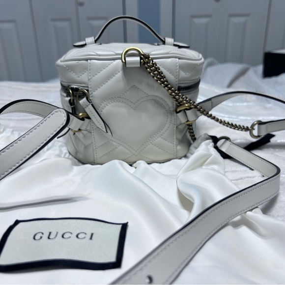 **Sold**Authentic Gucci Marmont Mini - Picture 4 of 5